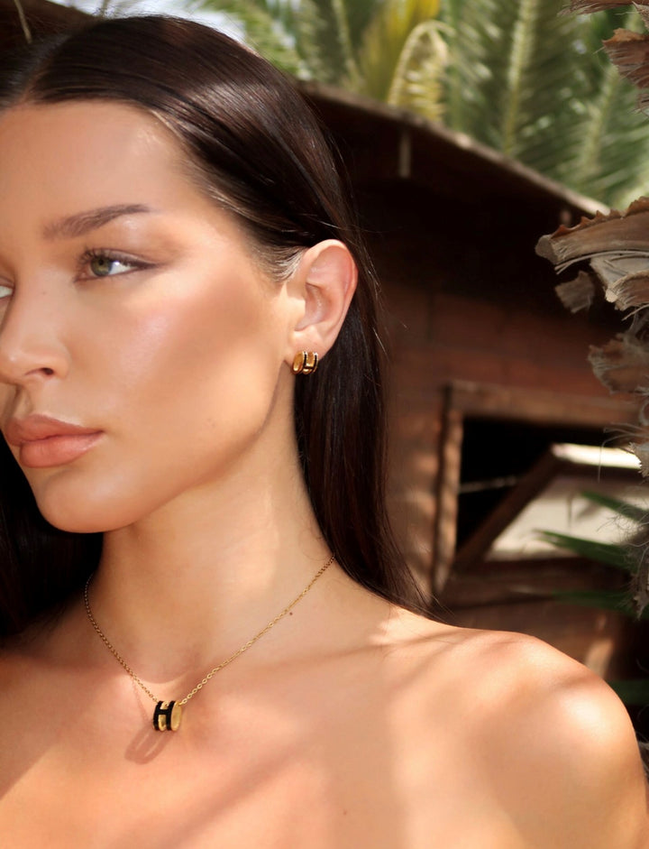 The Venice H gold necklace