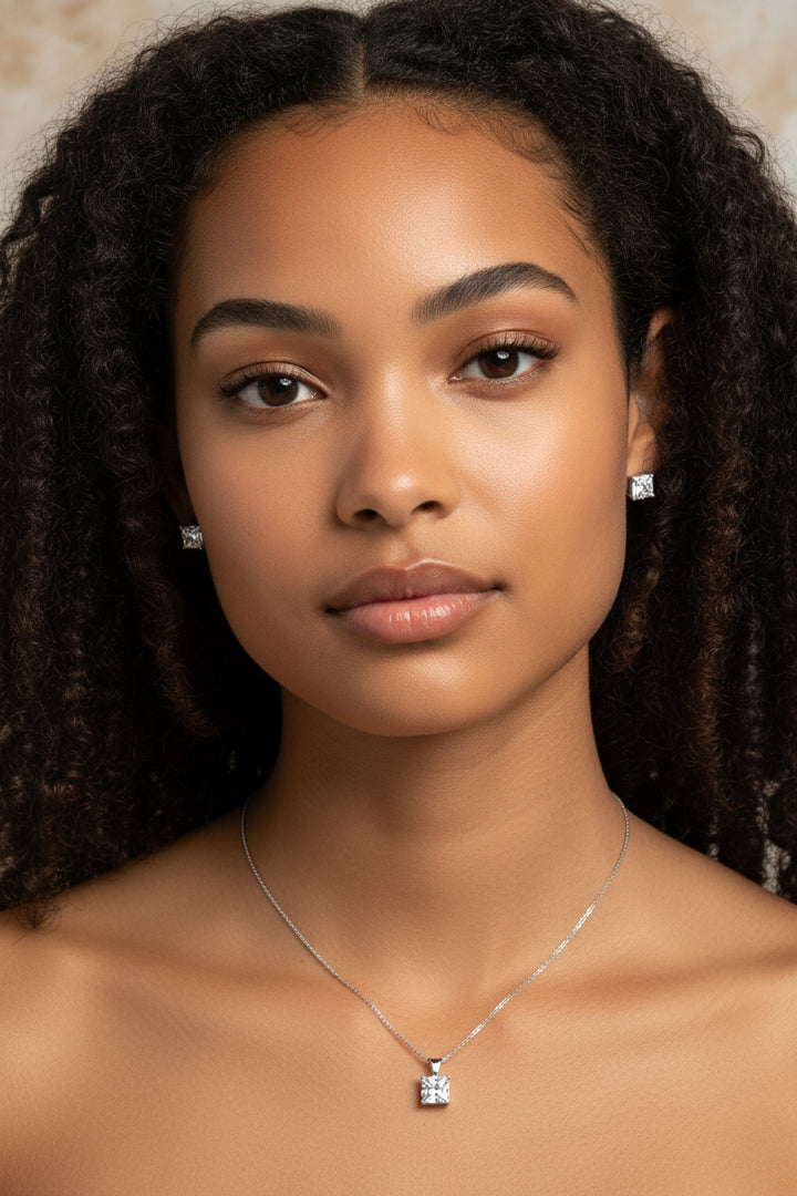 The Riviera square stud set